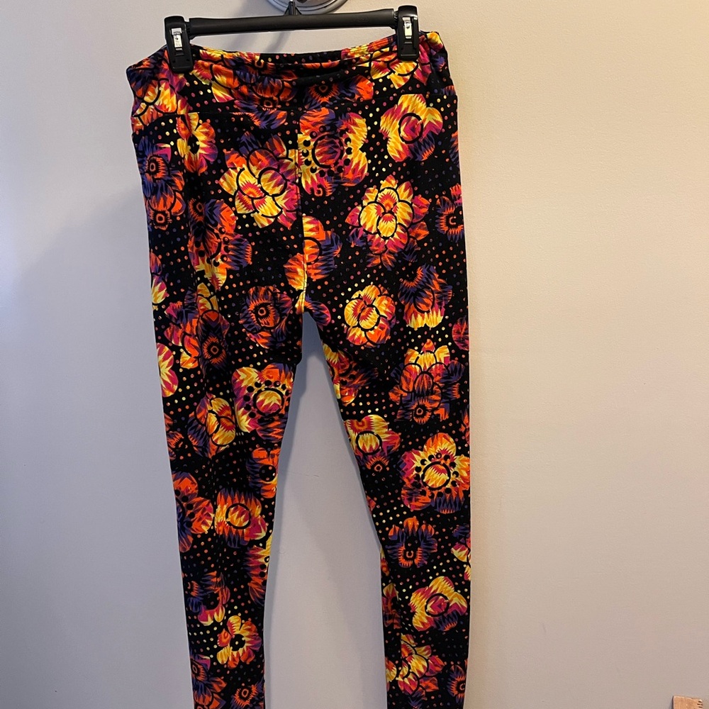 Lularoe Tall and Curvy Leggings Vibrant Floral 16” size XL